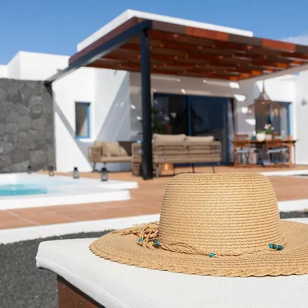 Villa Famara By Villalia Villa *